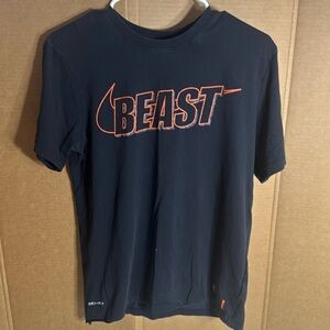 Nike dry fit Beast T-Shirt‎ small